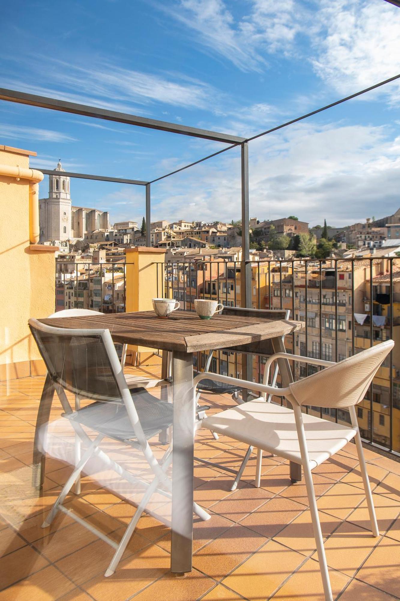 Sleep & Stay Luxury Top Floor Apt With Terrace خيرونا المظهر الخارجي الصورة