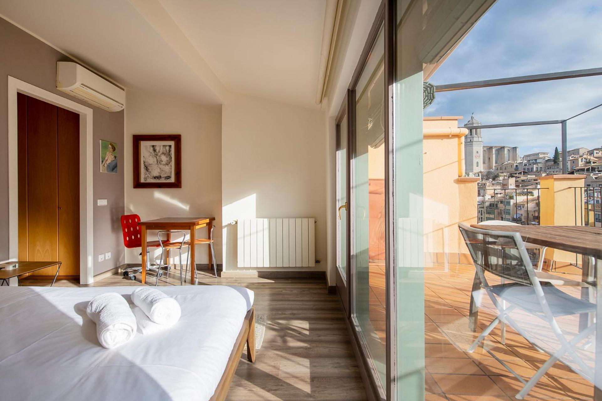 Sleep & Stay Luxury Top Floor Apt With Terrace خيرونا المظهر الخارجي الصورة