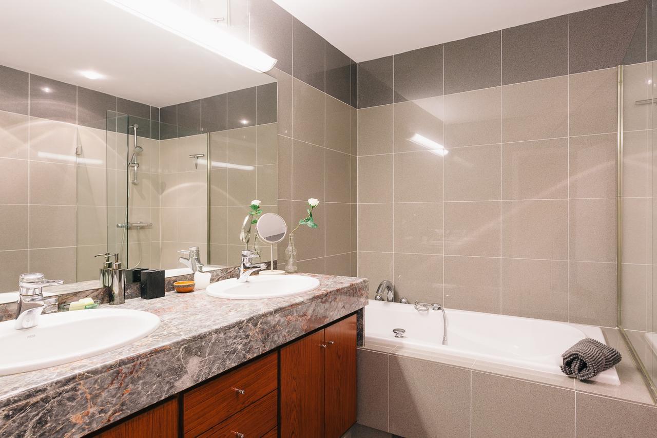 Sleep & Stay Luxury Top Floor Apt With Terrace خيرونا المظهر الخارجي الصورة