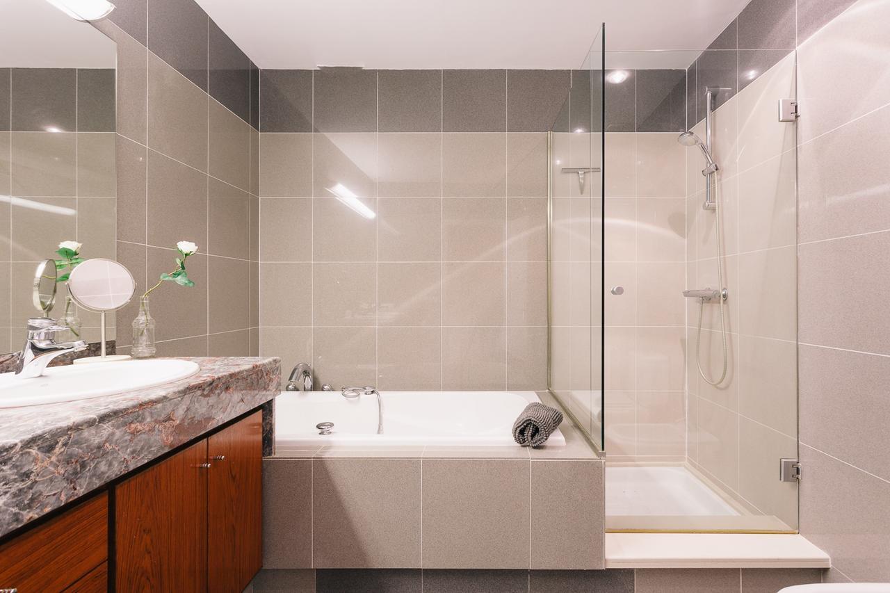 Sleep & Stay Luxury Top Floor Apt With Terrace خيرونا المظهر الخارجي الصورة
